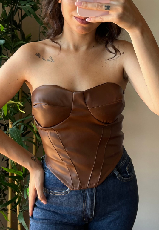 Top in simil pelle
