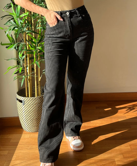 Jeans nero a gamba dritta