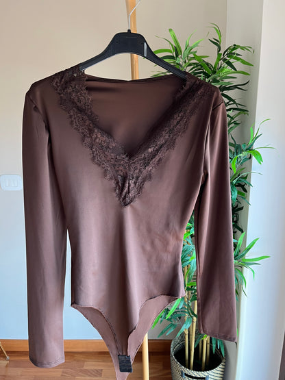 Body con scollo in pizzo