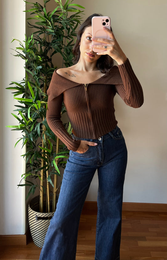 Maglia con zip e risvolto